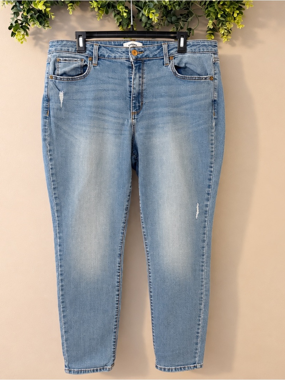Sonoma Curvy Skinny Light Wash Jeans Size 18 Distressed Stretch Denim